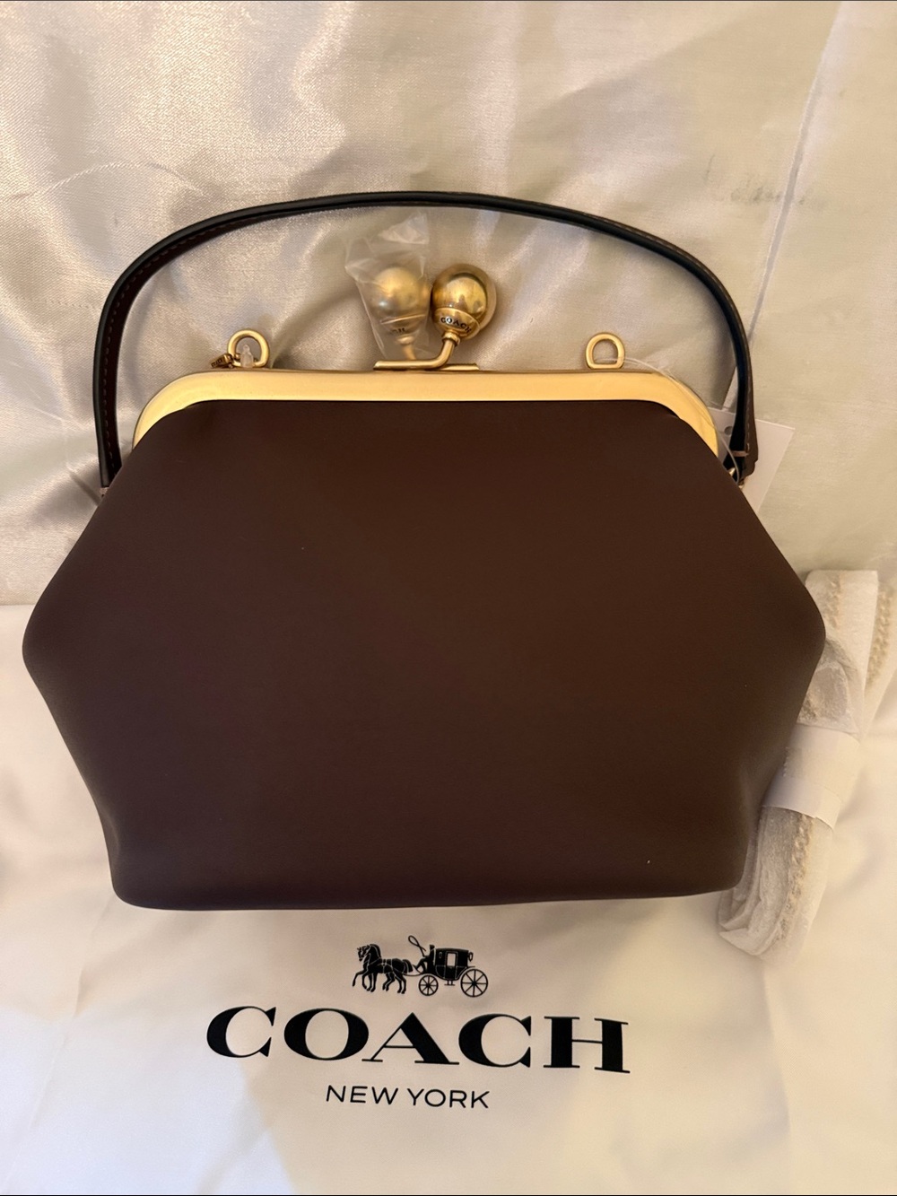 ♥️COACH NWT Maple Kiss lock 16 Leather Frame Top-Handle Bag with Brass Hardware - Picture 3 of 7